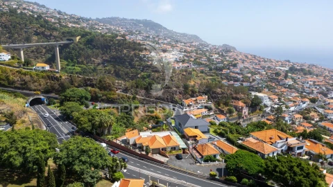 Moradia T4 para Venda em Funchal (Santa Luzia)