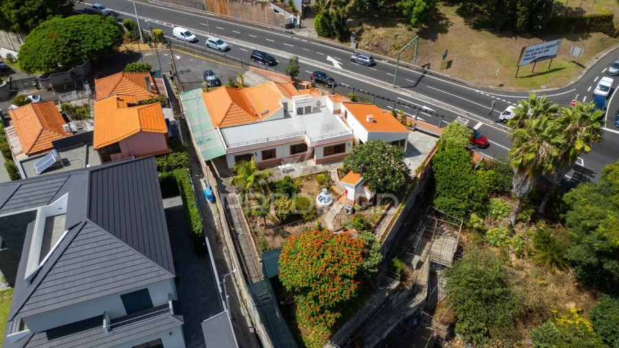 Moradia T4 para Venda em Funchal (Santa Luzia) Foto 5