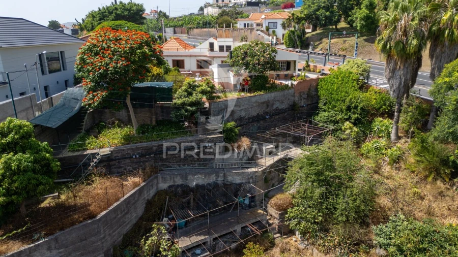 Moradia T4 para Venda em Funchal (Santa Luzia) Foto 3