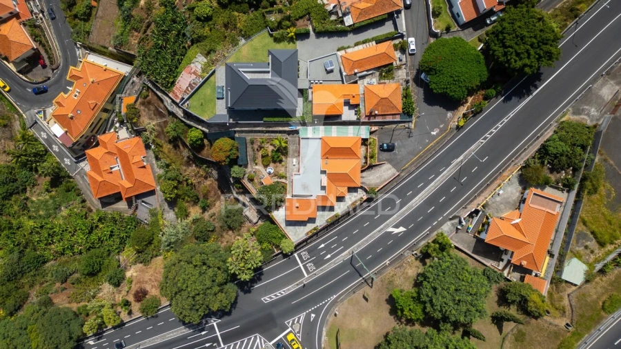 Moradia T4 para Venda em Funchal (Santa Luzia) Foto 6