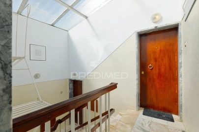 Apartamento T3 para Venda em Charneca de Caparica e Sobreda