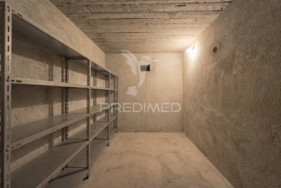 Apartamento T3 para Venda em Charneca de Caparica e Sobreda