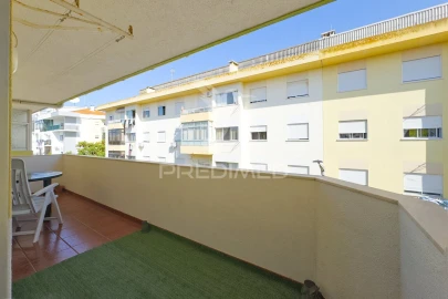 Apartamento T3 para Venda em Charneca de Caparica e Sobreda