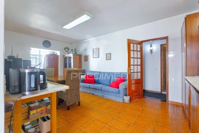 Apartamento T3 para Venda em Charneca de Caparica e Sobreda