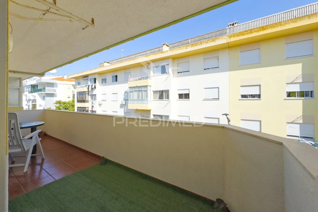 Apartamento T3 para Venda em Charneca de Caparica e Sobreda Foto 25