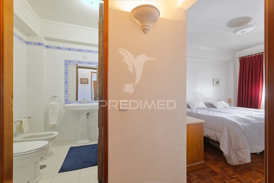 Apartamento T3 para Venda em Charneca de Caparica e Sobreda Foto 26