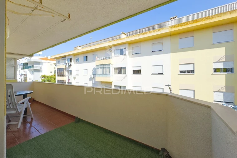 Apartamento T3 para Venda em Charneca de Caparica e Sobreda Foto 25