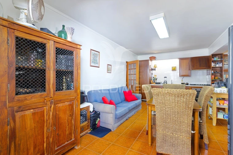 Apartamento T3 para Venda em Charneca de Caparica e Sobreda Foto 8