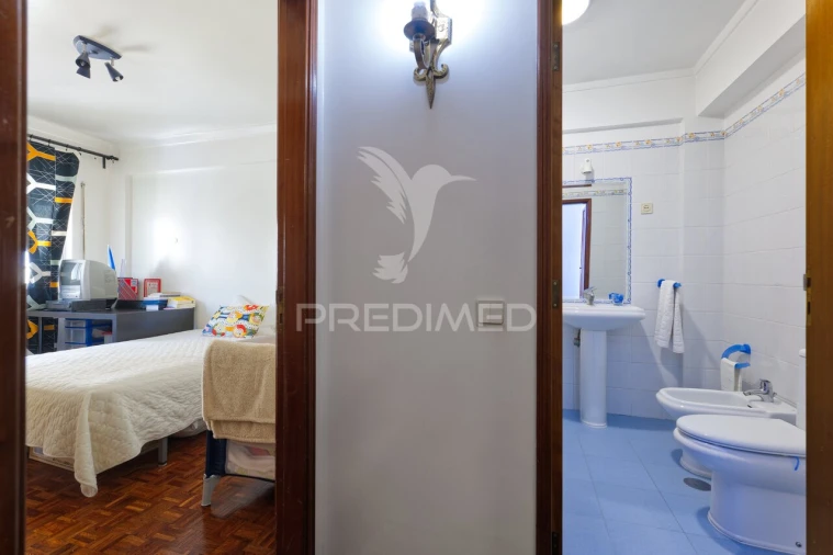 Apartamento T3 para Venda em Charneca de Caparica e Sobreda Foto 10