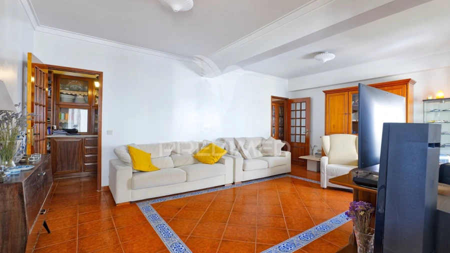 Apartamento T3 para Venda em Charneca de Caparica e Sobreda