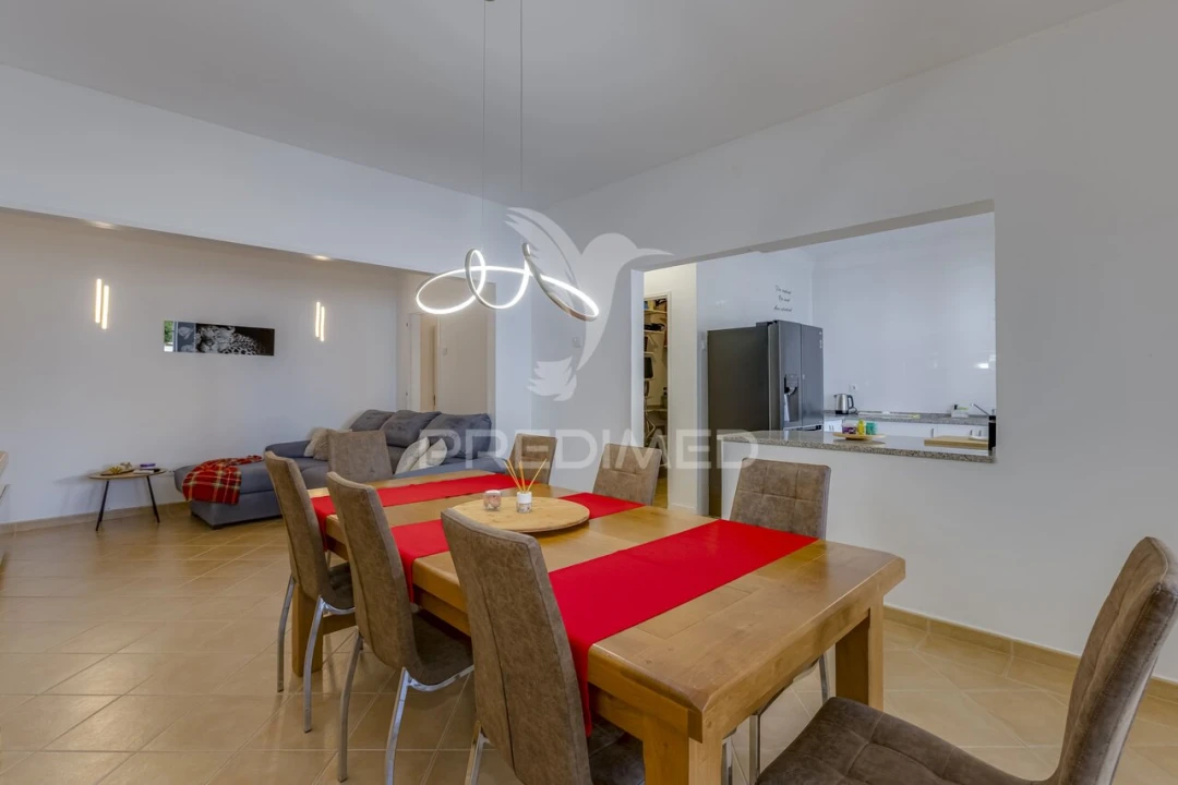 Apartamento T3 para Venda em Portimão Foto 3