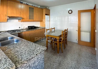 Apartamento T2 para Venda em Margaride, Várzea, Lagares, Varziela, Moure