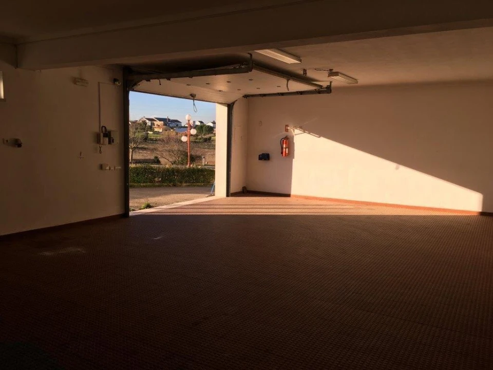Prédio para Venda em Alcanhões Foto 15