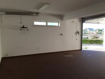 Prédio para Venda em Alcanhões