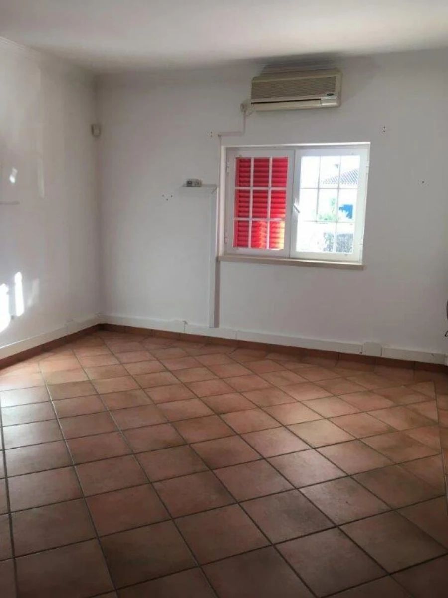 Prédio para Venda em Alcanhões Foto 10