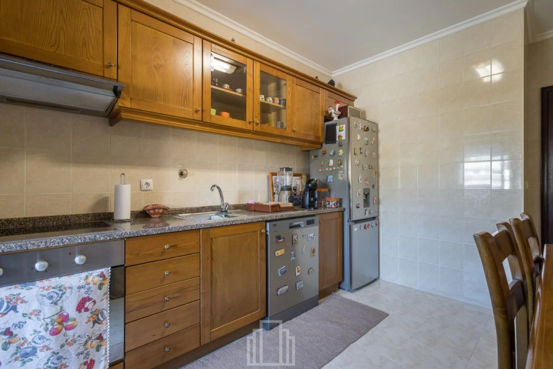 Apartamento T2 para Venda em Paços de Brandão Foto 8