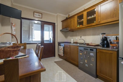 Apartamento T2 para Venda em Paços de Brandão