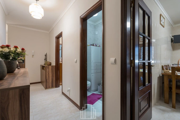 Apartamento T2 para Venda em Paços de Brandão Foto 4