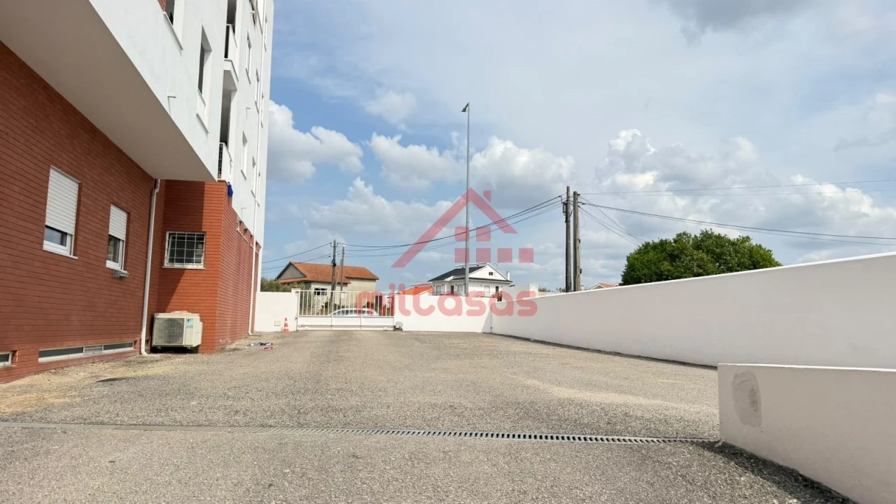 Garagem para Venda em Rio Maior Foto 6