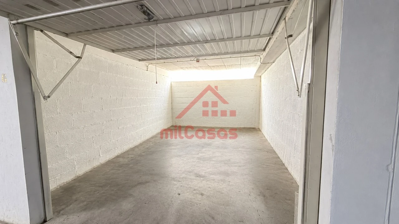 Garagem para Venda em Rio Maior Foto 7