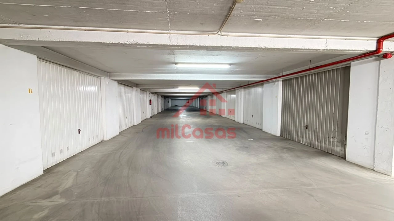 Garagem para Venda em Rio Maior Foto 14