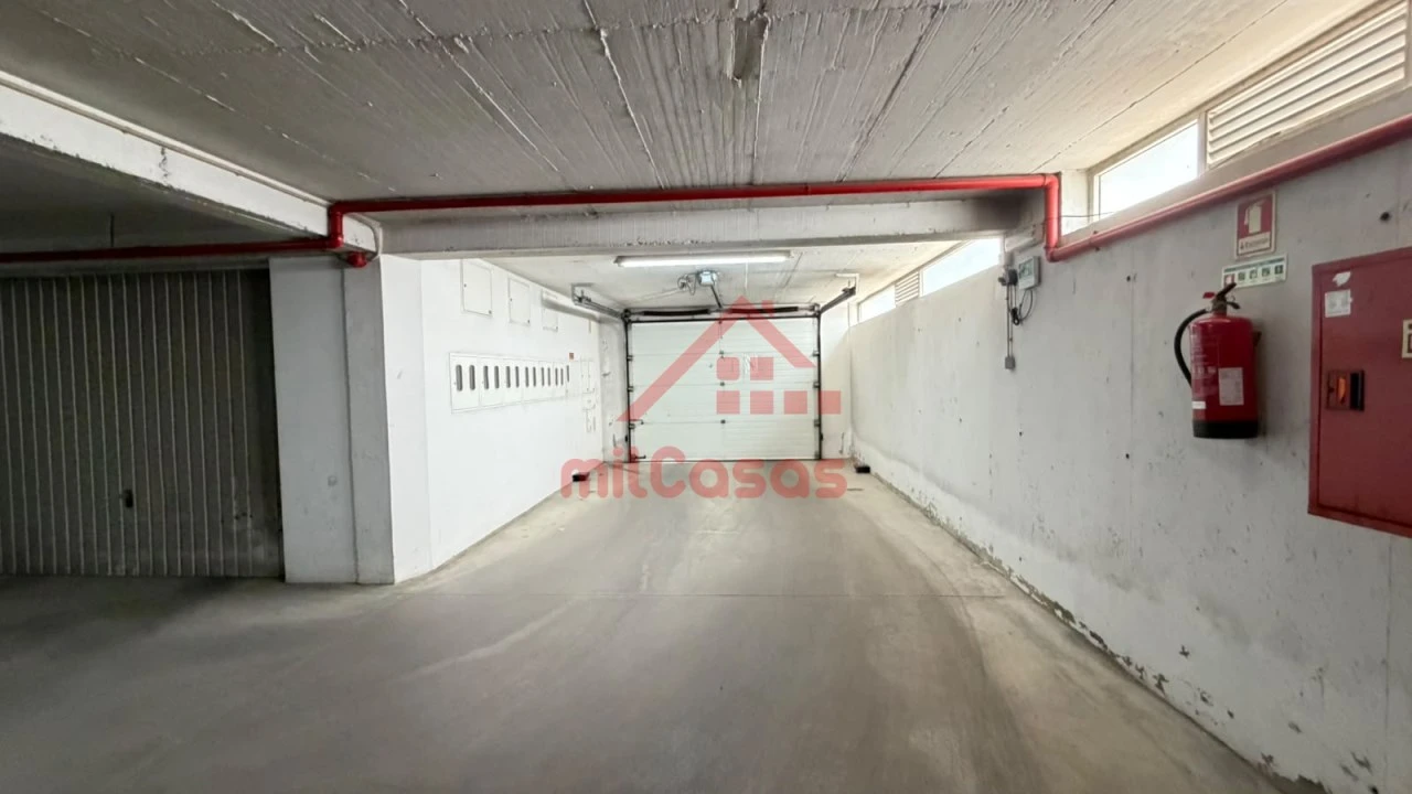 Garagem para Venda em Rio Maior Foto 15