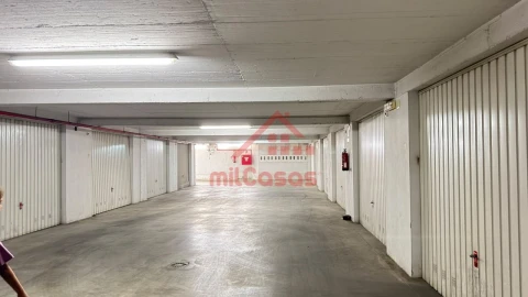 Garagem para Venda em Rio Maior