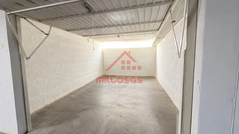 Garagem para Venda em Rio Maior