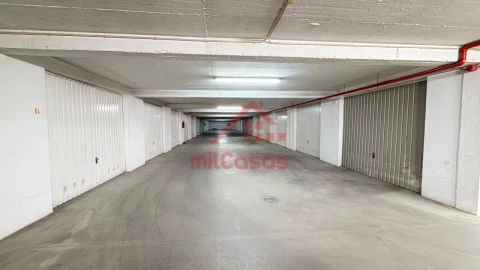 Garagem para Venda em Rio Maior