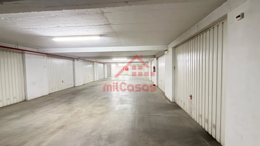 Garagem para Venda em Rio Maior Foto 11