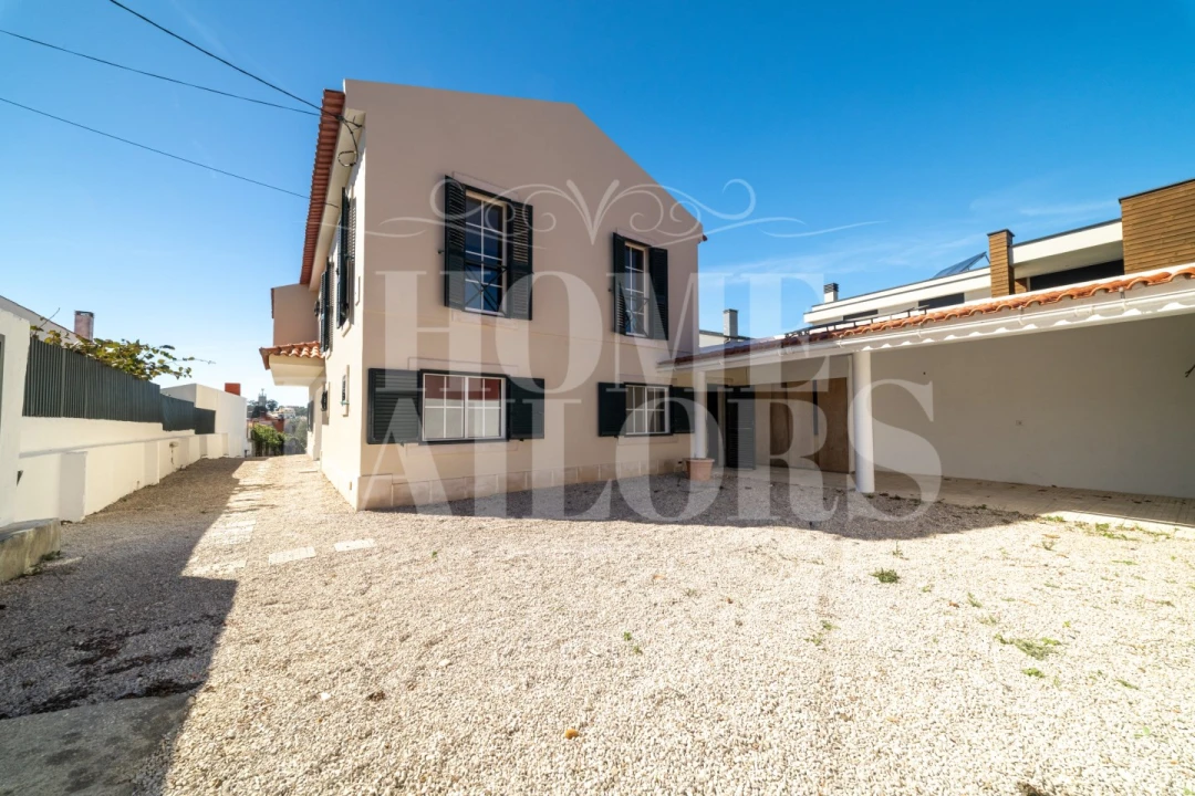 Moradia T4 para Venda em Alcabideche Foto 1