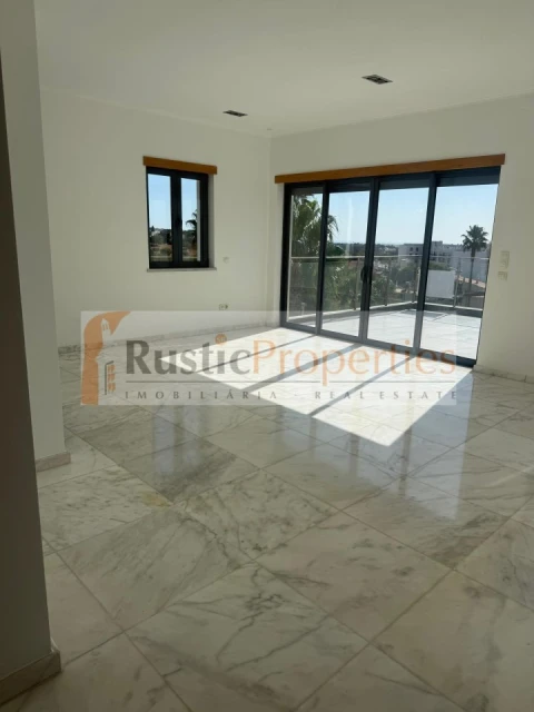 Apartamento T2 para Venda em Loule (São Clemente)