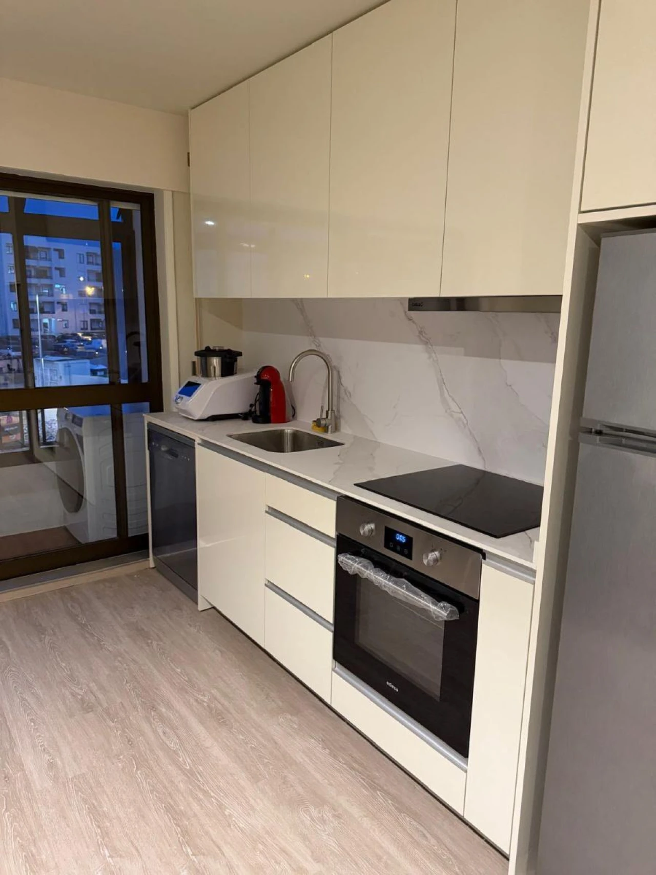 Apartamento T3 para Arrendamento em Pedrouços Foto 3