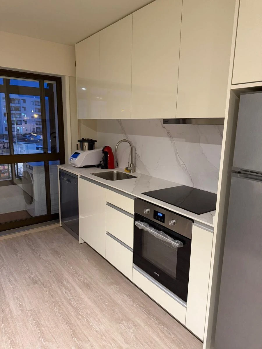 Apartamento T3 para Arrendamento em Pedrouços Foto 3
