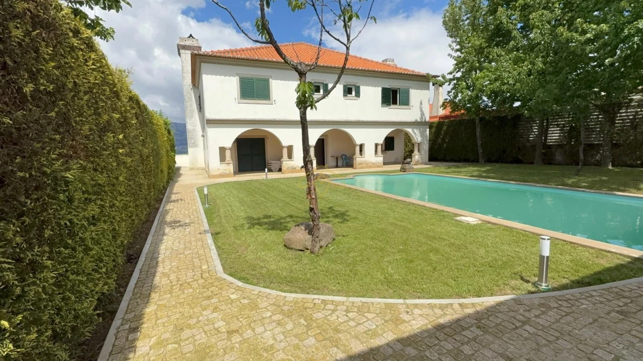 Moradia T6 para Venda em Vila Marim Foto 12