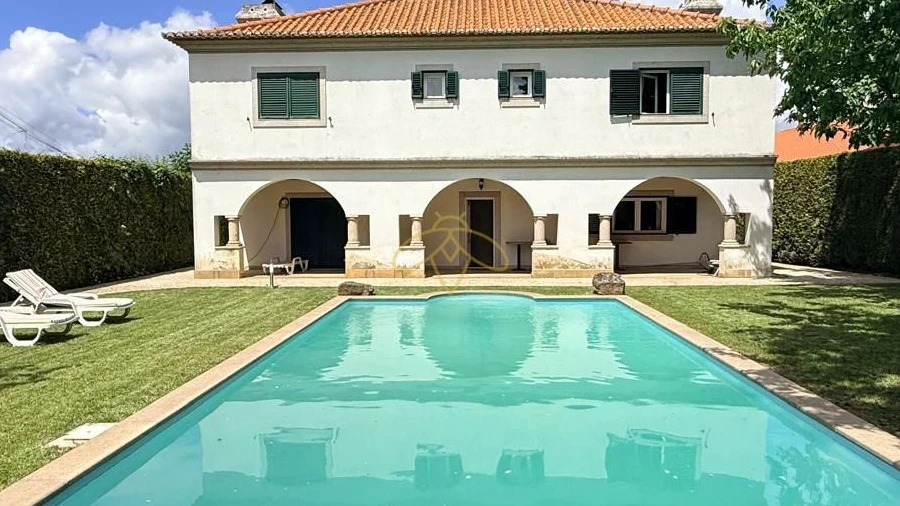 Moradia T6 para Venda em Vila Marim