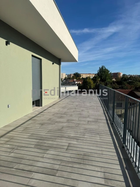 Apartamento T2 para Arrendamento em Amarante (São Gonçalo), Madalena, Cepelos e Gatão
