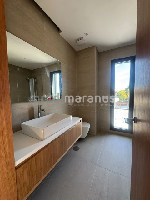 Apartamento T2 para Arrendamento em Amarante (São Gonçalo), Madalena, Cepelos e Gatão
