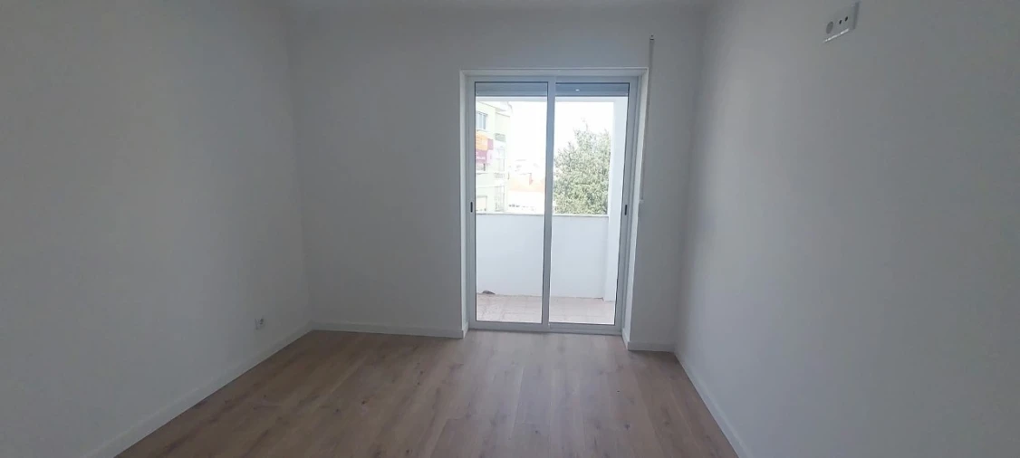 Apartamento T2 para Venda em Venteira Foto 5