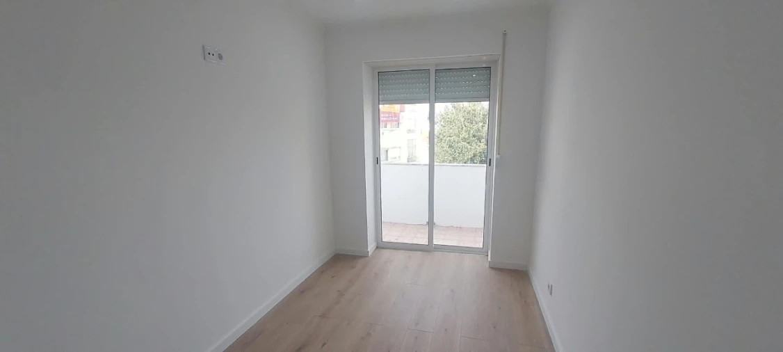 Apartamento T2 para Venda em Venteira Foto 6