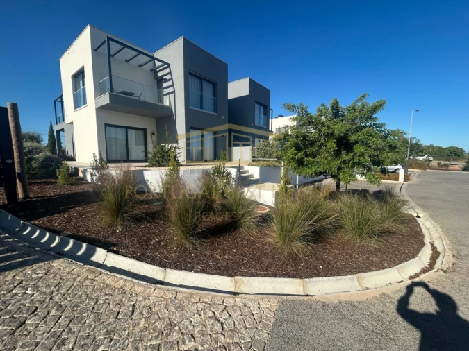 Apartamento T3 para Venda em Ferragudo Foto 60