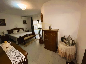 Moradia T4 para Venda em Quarteira