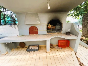 Moradia T4 para Venda em Quarteira