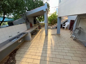 Moradia T4 para Venda em Quarteira