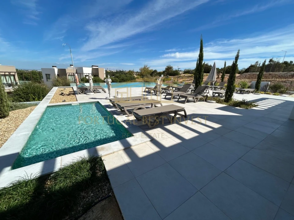 Apartamento T3 para Venda em Ferragudo Foto 49