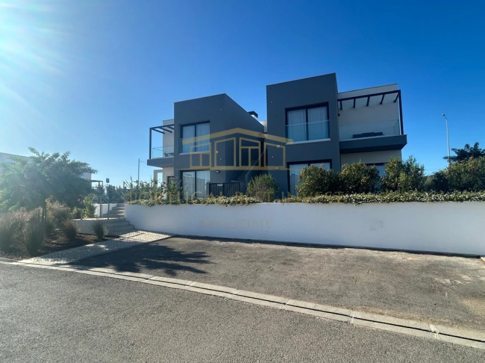 Apartamento T3 para Venda em Ferragudo Foto 66