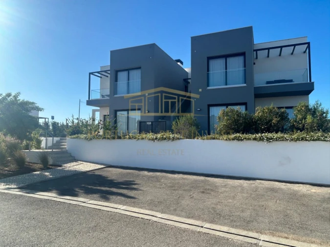 Apartamento T3 para Venda em Ferragudo Foto 50