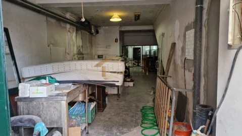 Loja para Arrendamento em Nossa Senhora da Conceição, São Pedro e São Dinis