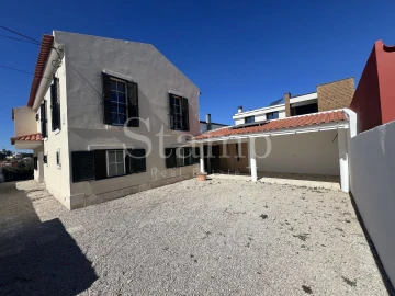 Moradia T4 para Venda em Alcabideche