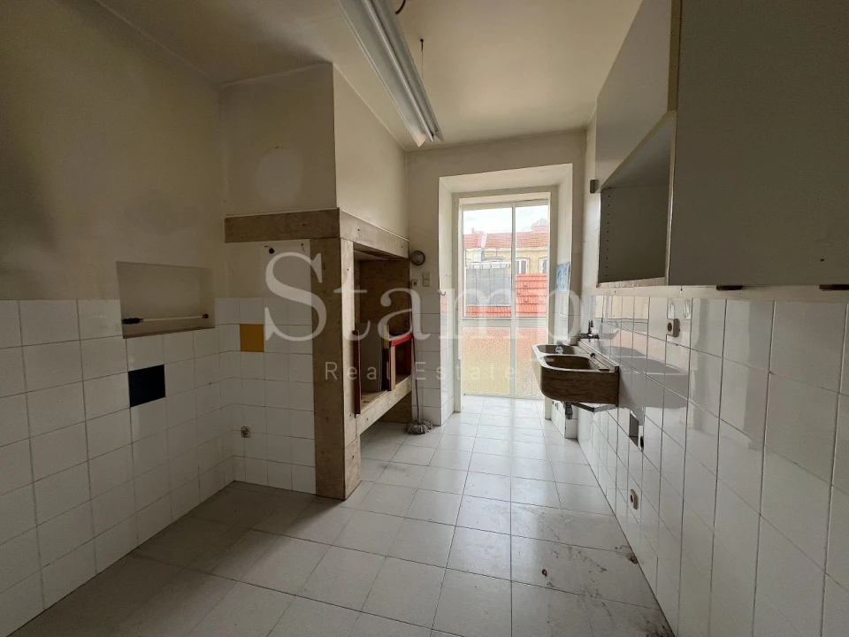 Apartamento T5 para Venda em Alcantara Foto 7